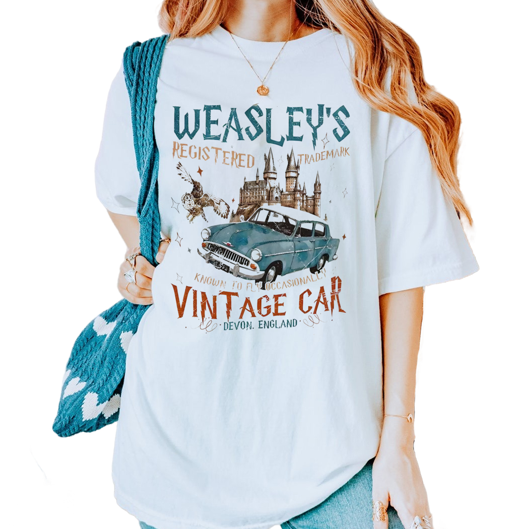 Wizard Flying Car Shirt, Vintage Style Weasley Car Tee, Bookish Wizard Shirt, Starlight Acotar, Romance Reader Shirt